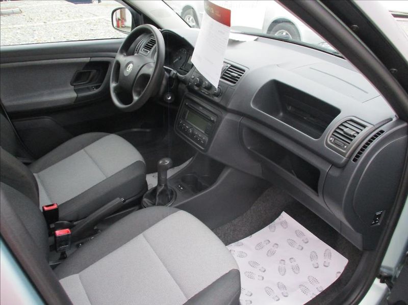 Škoda Fabia 1,4 i 16V, klima, ABS, ESP, - fotka 9 z 32