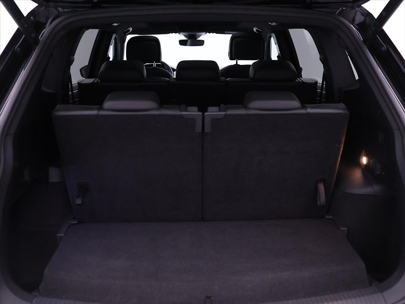 Volkswagen Tiguan Allspace 2,0 TSI 4x4 DSG R-Line 7-Míst - fotka 11 z 38