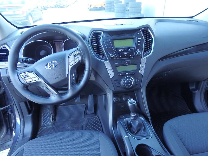 Hyundai Santa Fe 2.2 CRDi AWD ZÁLOHOVÁNO - fotka 12 z 17