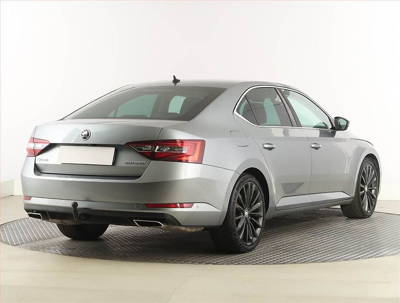 Škoda Superb (2016) Laurin&Klement 2.0 TSI - fotka 5 z 31