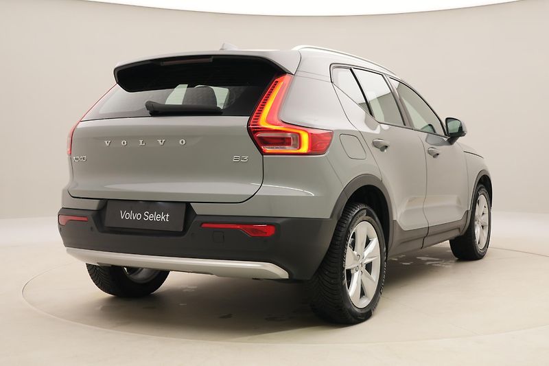 Volvo XC40 B3 CORE AUT CZ - fotka 12 z 49