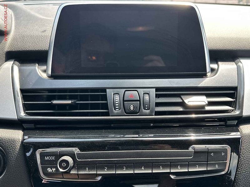 BMW Řada 2 (2017) 1.5i, 1.maj,ČR, AT - fotka 13 z 17