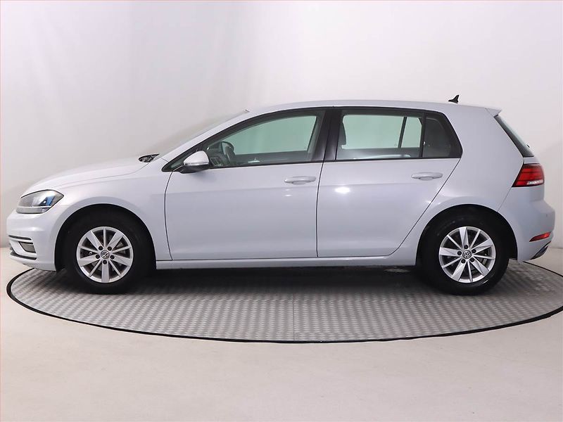 Volkswagen Golf (2018) 1.0 TSI, Tempomat - fotka 3 z 19