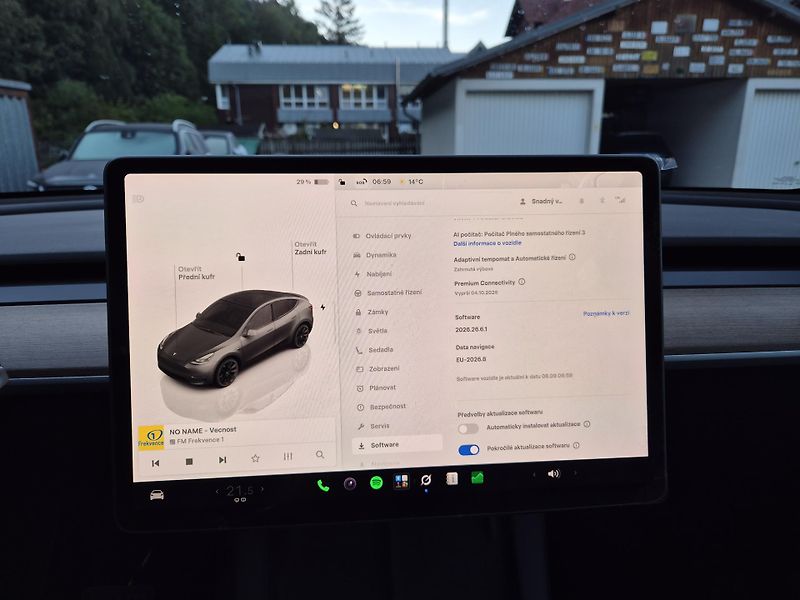 Tesla Model Y RWD 235kw 95,3 % - fotka 35 z 49