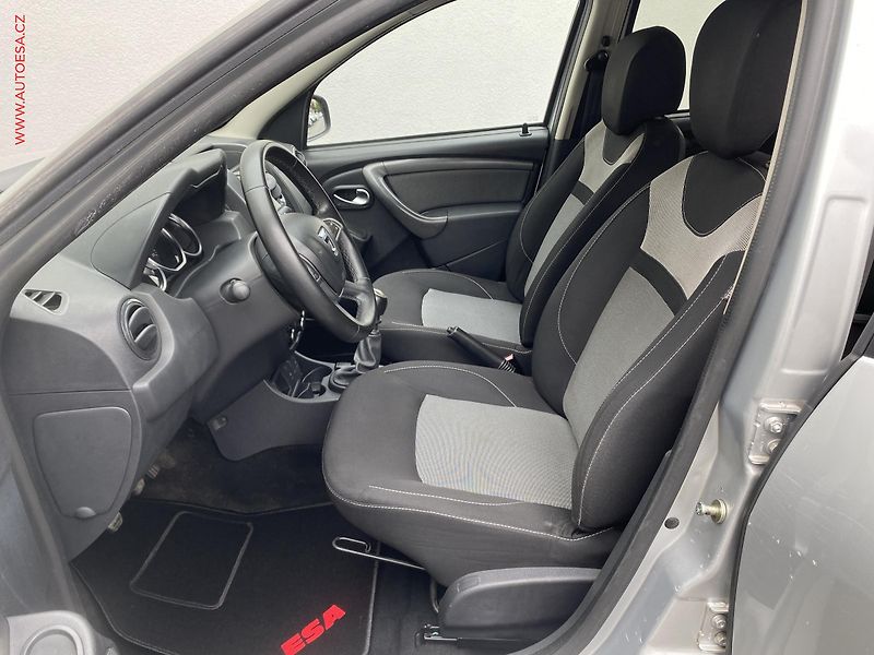 Dacia Duster (2017) 1.2TCe, AC, tempo, kamera - fotka 9 z 16