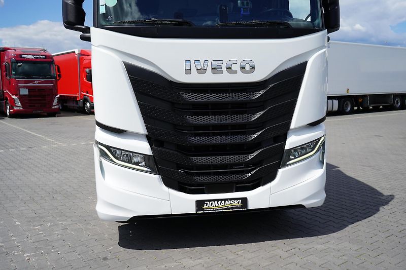 Iveco S-WAY (2021) 420 / E 6 / KONTENER + WINDA / - fotka 32 z 47