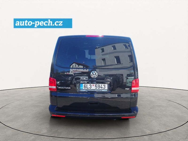 Volkswagen Multivan (2015) 2.0 TDI, 103 kW, 6 míst - fotka 3 z 39