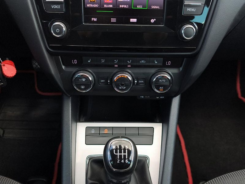 Škoda Octavia (2014) STYLE 1.2 TSI 77kW, Tažné - fotka 17 z 27
