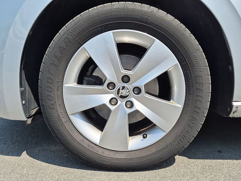 Škoda Scala Style 1,0 TSi 81 kW - fotka 26 z 26