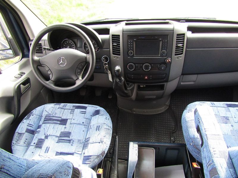 Mercedes-Benz Sprinter (2009) 3.0 CDI 135kW  4 SPANÍ - fotka 17 z 37