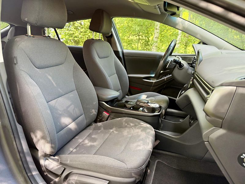 Hyundai Ioniq (2020) 38,3 kWh,SoH 100%,TČ ,BlueLink - fotka 14 z 17