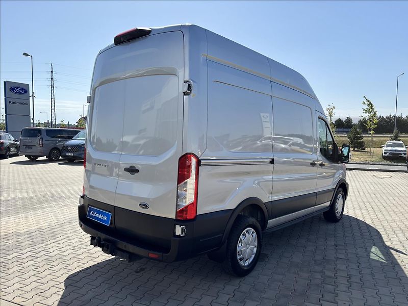 Ford Transit 2,0 EcoBlue 125kW L2 - fotka 5 z 37