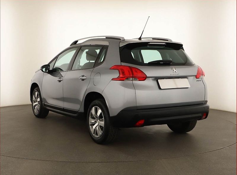 Peugeot 2008 (2015) 1.2 PureTech, Serv.kniha - fotka 4 z 12