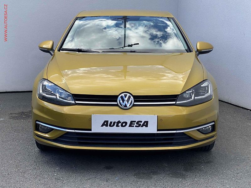 Volkswagen Golf (2017) 1.4TSi, ČR, LED, AC, kamera - fotka 2 z 17