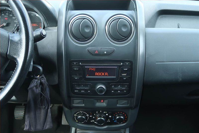 Dacia Duster (2015) 1.6 16V, Vyhř. sedaček - fotka 12 z 15