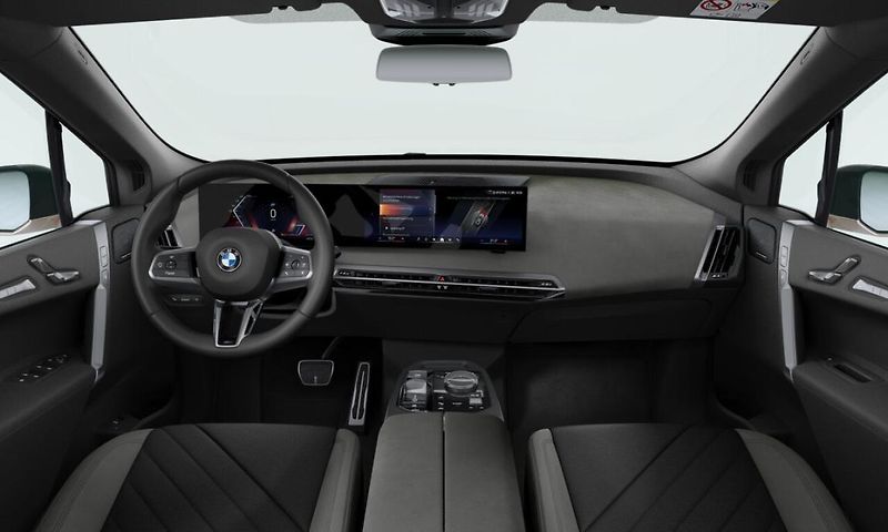 BMW iX xDrive45 - fotka 4 z 4