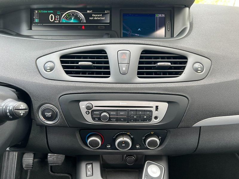 Renault Scénic (2012) 1.6i 16V 81kW Klima! Tažné! - fotka 14 z 28