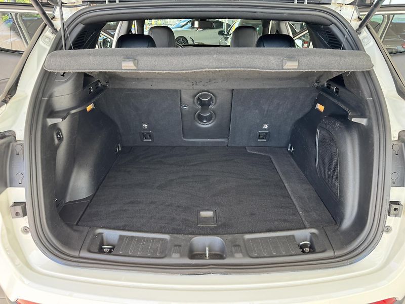 Jeep Compass S 4xe 1,3T 177kW*REZERVACE! - fotka 33 z 37