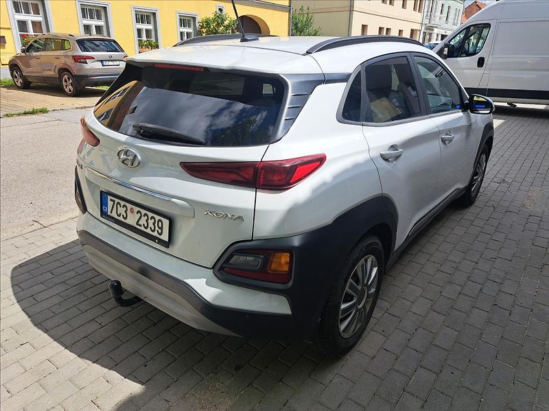 Hyundai Kona 1,0 T-GDI - fotka 9 z 56