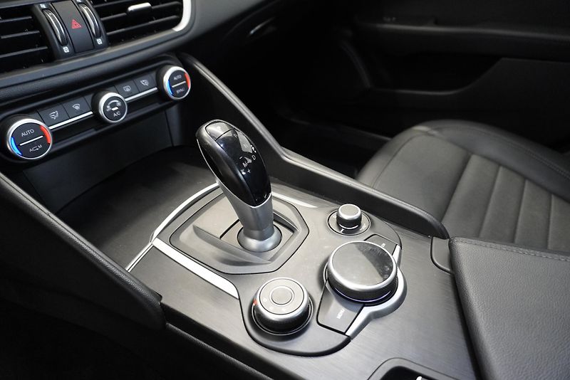 Alfa Romeo Giulia 2.0 TURBO 147kW, 66 000KM !!! - fotka 13 z 26