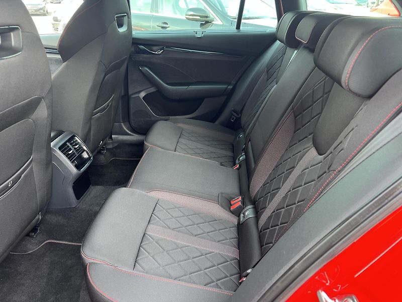 Škoda Octavia RS 2.0TDi 147kw 4x4 DSG LED - fotka 31 z 53