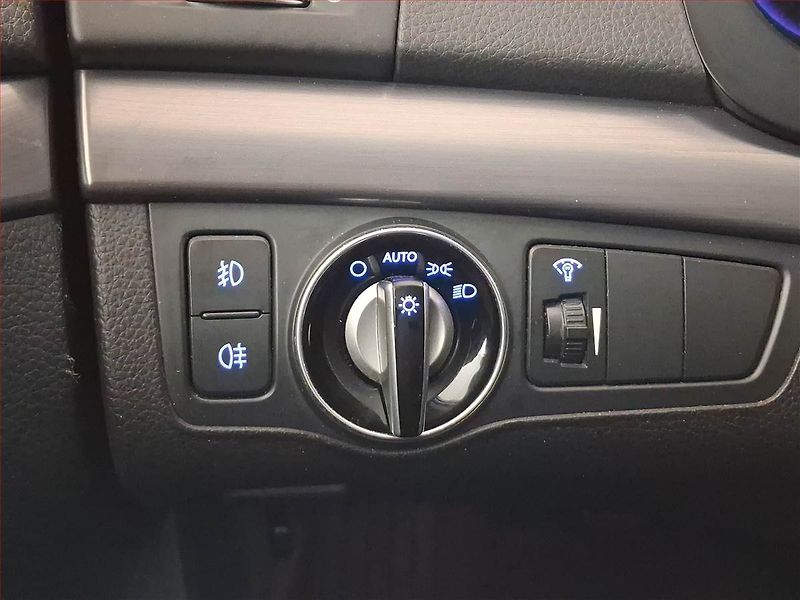Hyundai i40 (2012) 1.7 CRDi, Navi, Xenony - fotka 19 z 24