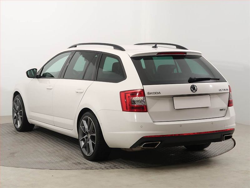 Škoda Octavia (2015) RS 2.0 TDI, Automat, Kůže - fotka 4 z 13