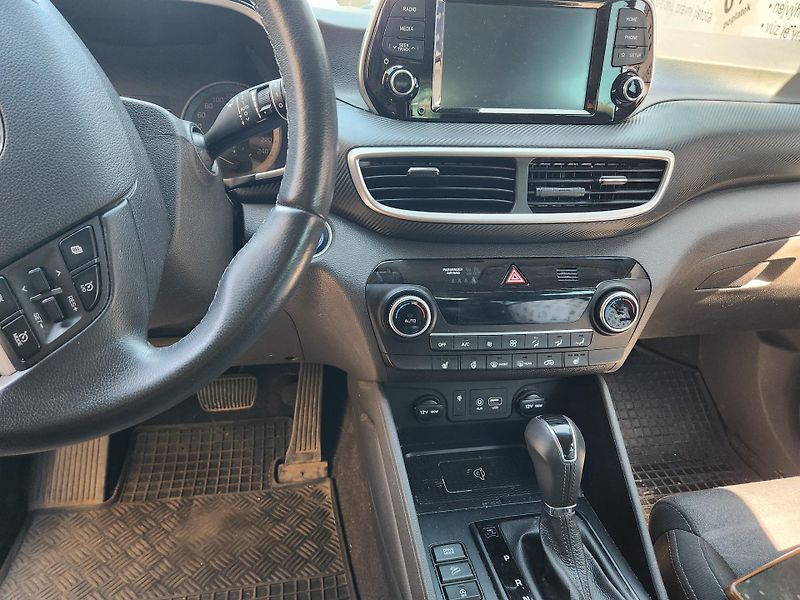 Hyundai Tucson 1.6-AUTOMAT-KAMERA - fotka 8 z 11