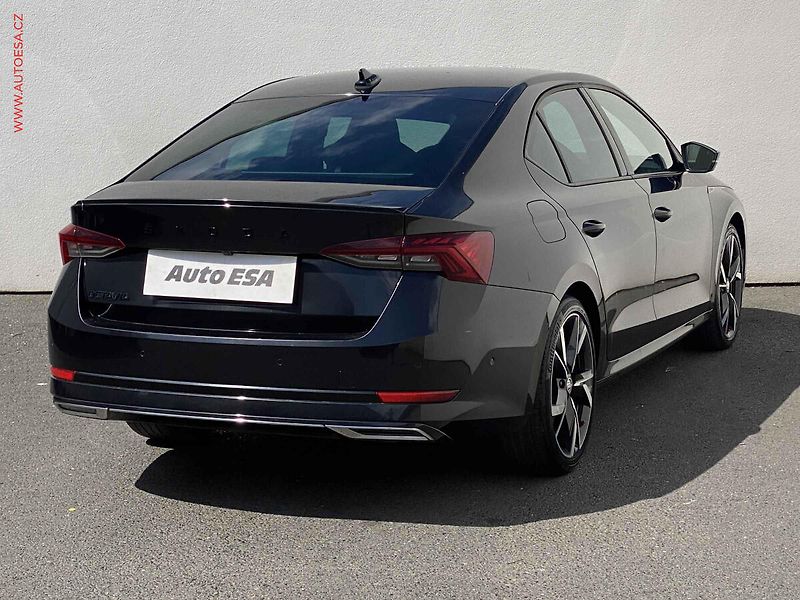 Škoda Octavia (2023) 2.0 TSi 4x4, ČR, SportLine - fotka 4 z 25