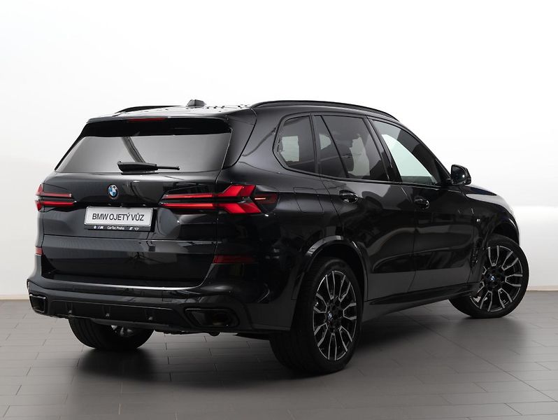 BMW X5 xDrive30d - fotka 5 z 22
