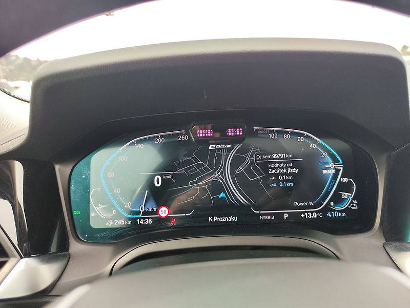 BMW Řada 3 330e 2.0/215kW Sportline PHEV - fotka 18 z 38