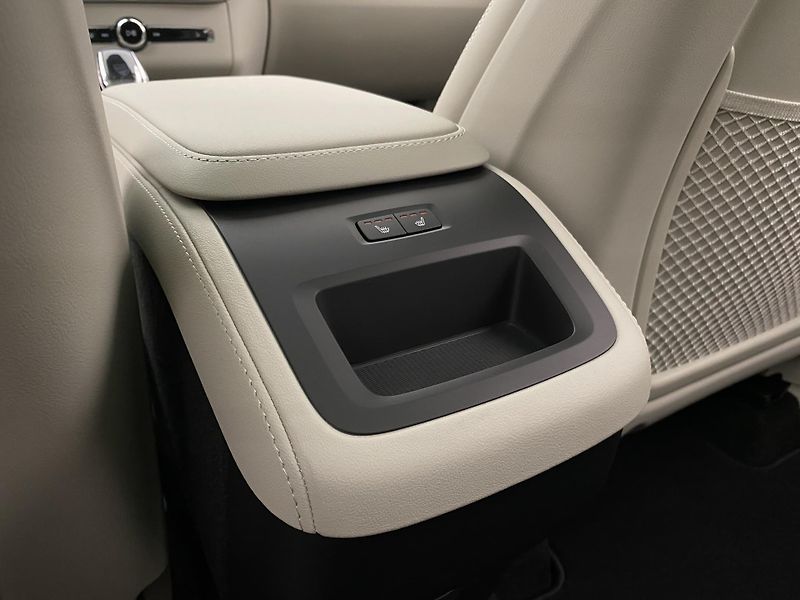 Volvo XC90 (2026) B5 AWD AUT BRIGHT PLUS 7míst - fotka 69 z 70