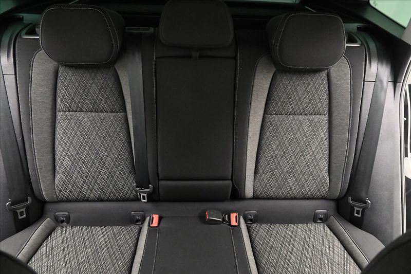 Škoda Karoq 1,5 TSI 110kW DSG Style Záruka - fotka 27 z 31