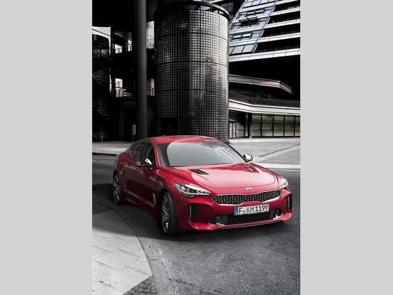 Kia Stinger.