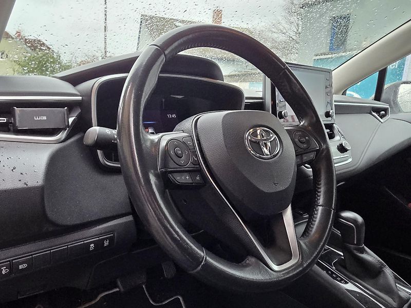 Toyota Corolla 1.8-HYBRID-AUTOMAT-NAVI-KAMERA - fotka 3 z 14