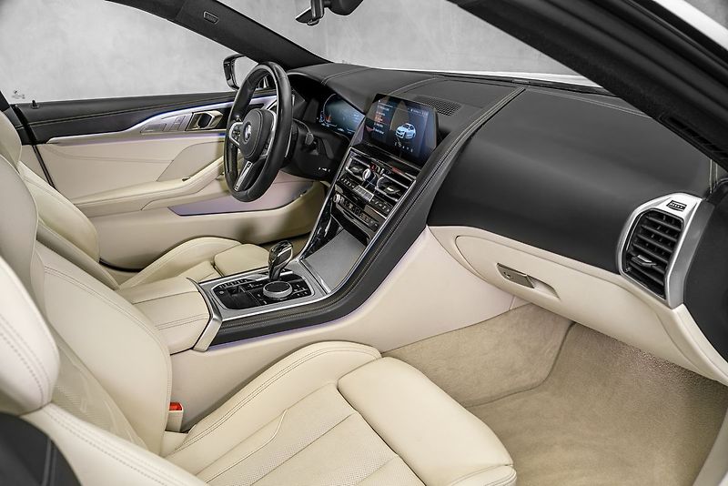 BMW Řada 8 840d x Drive M sport - fotka 13 z 23