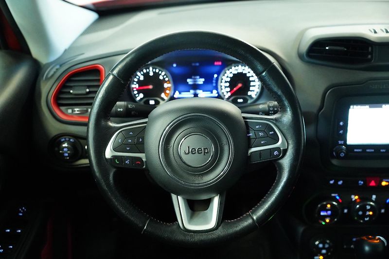 Jeep Renegade - fotka 18 z 27