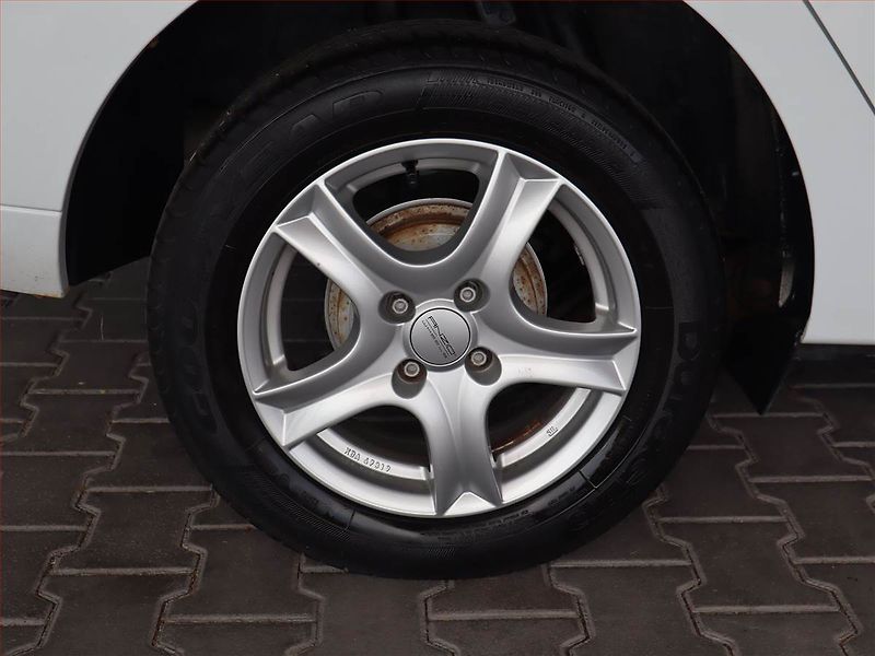 Dacia Logan (2015) 1.2 16V, Navi - fotka 15 z 18