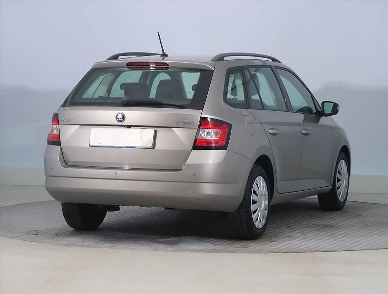 Škoda Fabia (2018) Style 1.0 TSI, Navi, Tempomat - fotka 5 z 20