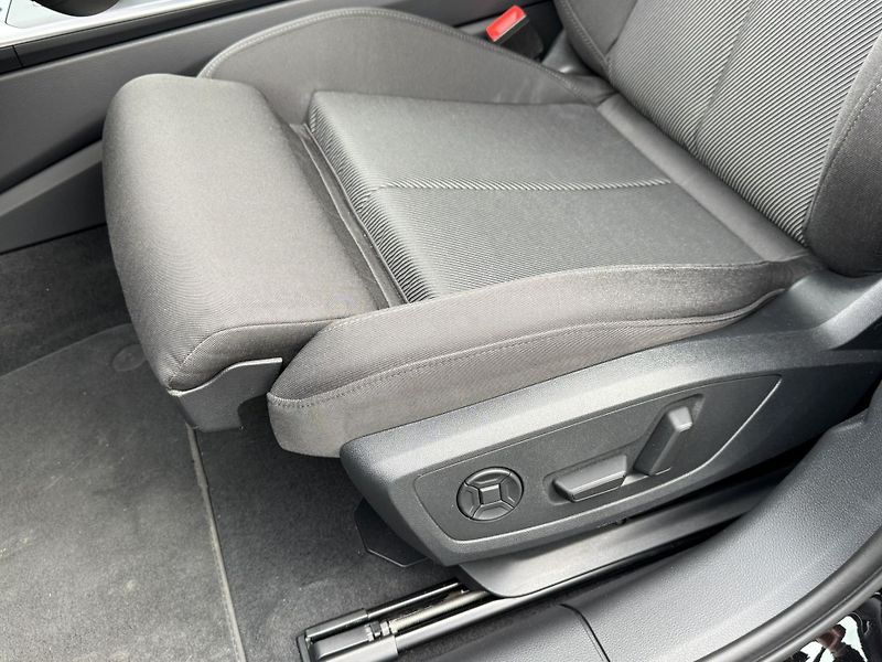 Audi A6 Audi A6 50TFSie 210kw quattro - fotka 42 z 59