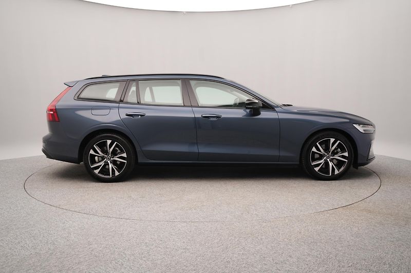 Volvo V60 B4 DARK PLUS CZ 1.maj - fotka 12 z 47