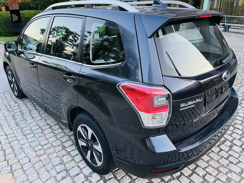 Subaru Forester 2.0i 4x4 AUT KAMERA VÝHŘEV LED - fotka 18 z 42
