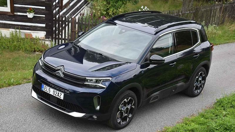 Auto jsme prověřili také v náročném terénu Jizerských hor