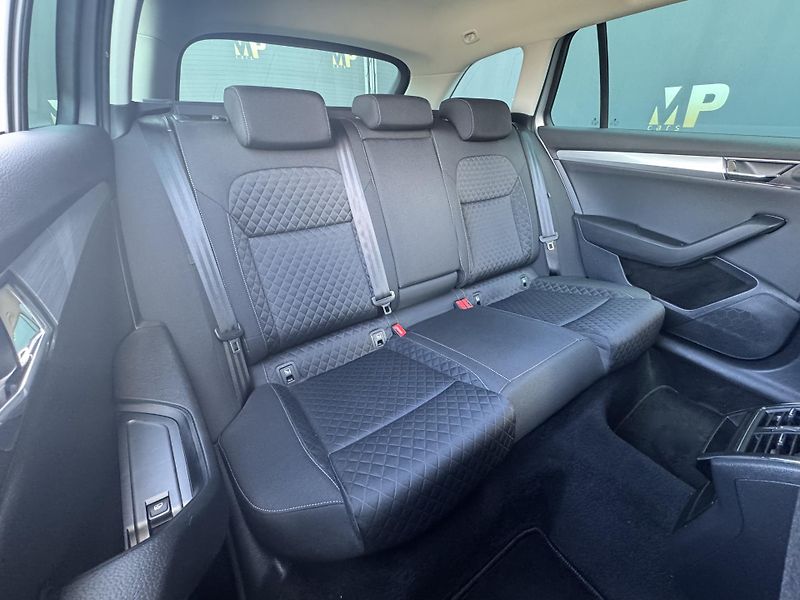 Škoda Superb (2022) 2.0TDi DSG, Style RZV - fotka 17 z 46