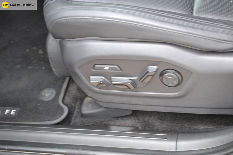 Hyundai Santa Fe 1.6T-GDI HEV 4WD CALLIGRAPHY 7 - fotka 48 z 95