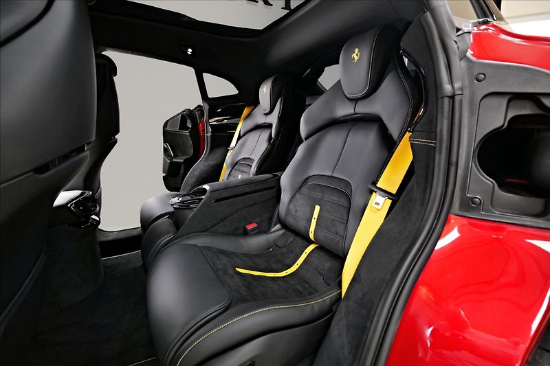 Ferrari Purosangue (2025) CARBON / PANO / MASÁŽ - fotka 20 z 25