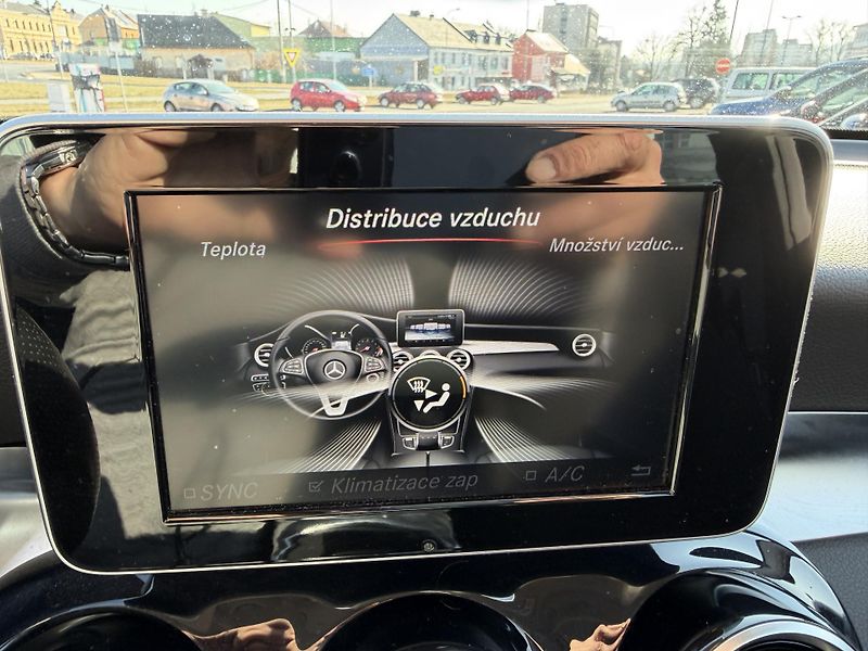 Mercedes-Benz GLC 220d 125kW 4Matic - fotka 34 z 68