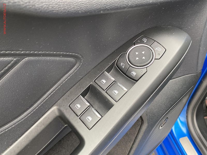 Ford Focus (2019) 1.0 EB, ST-Line, LED, navi - fotka 13 z 19