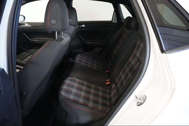 Volkswagen Polo  2,0 TSI GTI 147kW DSG6 - fotka 18 z 28