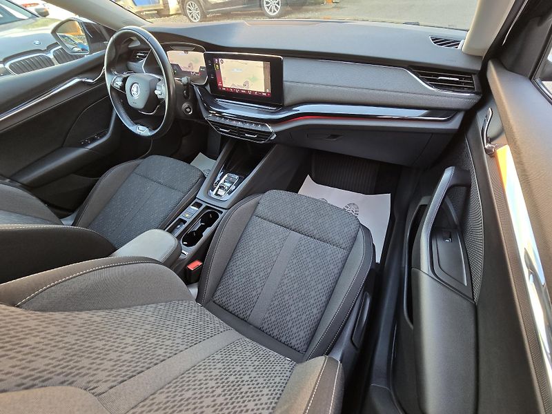 Škoda Octavia 2,0TDI 110kW DSG STYLE + NAVI - fotka 11 z 24